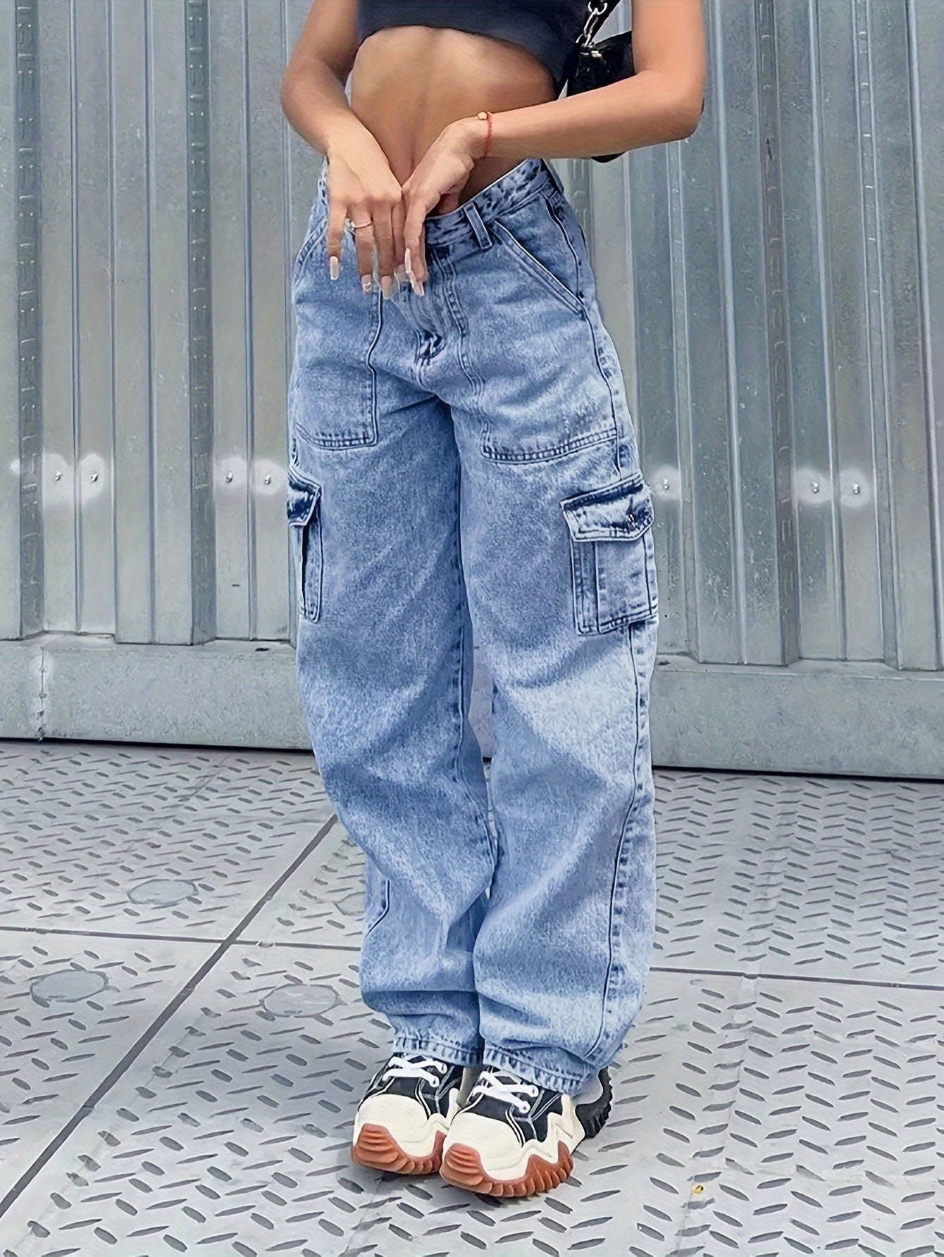 Stylish Loose Fit Cargo Denim Pants - Women Jeans with Side Flap Pocket, Streetwear Design, Comfortable and Fashionable for Fall Season, Casual Wear