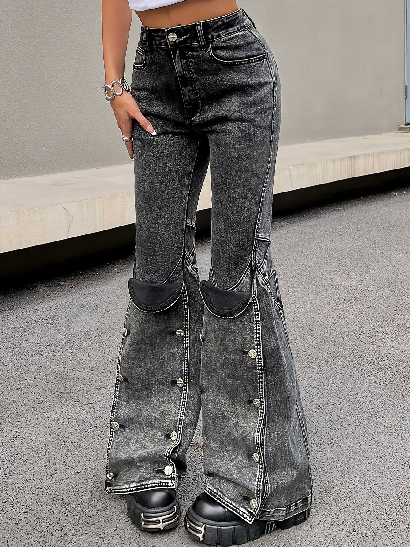 Stylish Relaxed Fit Denim Jeans - Women Jeans with Zipper Button Closure, Street Style, Soft Washed Fabric, and Comfortable Loose Leg Design - Perfect for Casual Daily Wear