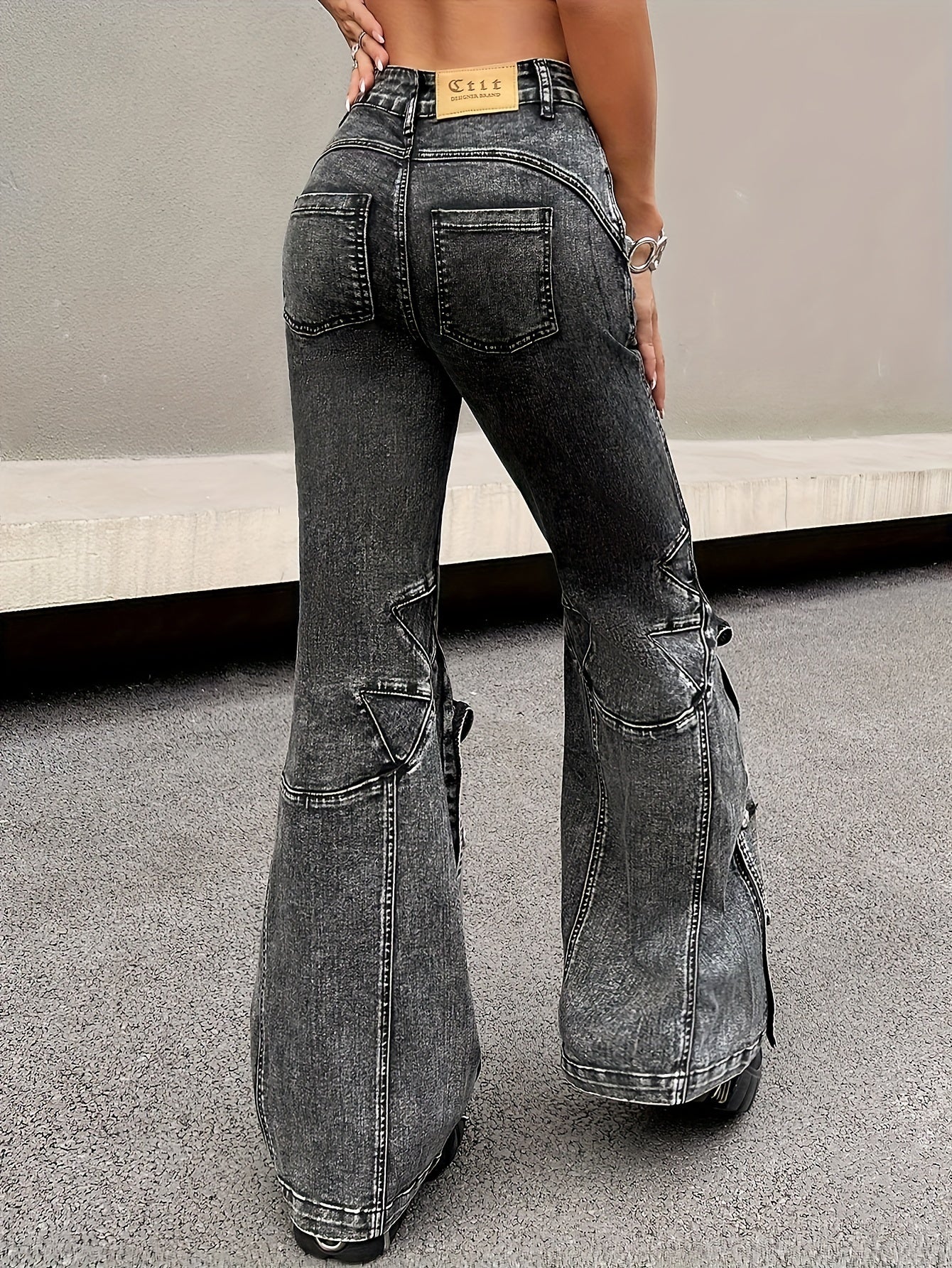 Stylish Relaxed Fit Denim Jeans - Women Jeans with Zipper Button Closure, Street Style, Soft Washed Fabric, and Comfortable Loose Leg Design - Perfect for Casual Daily Wear