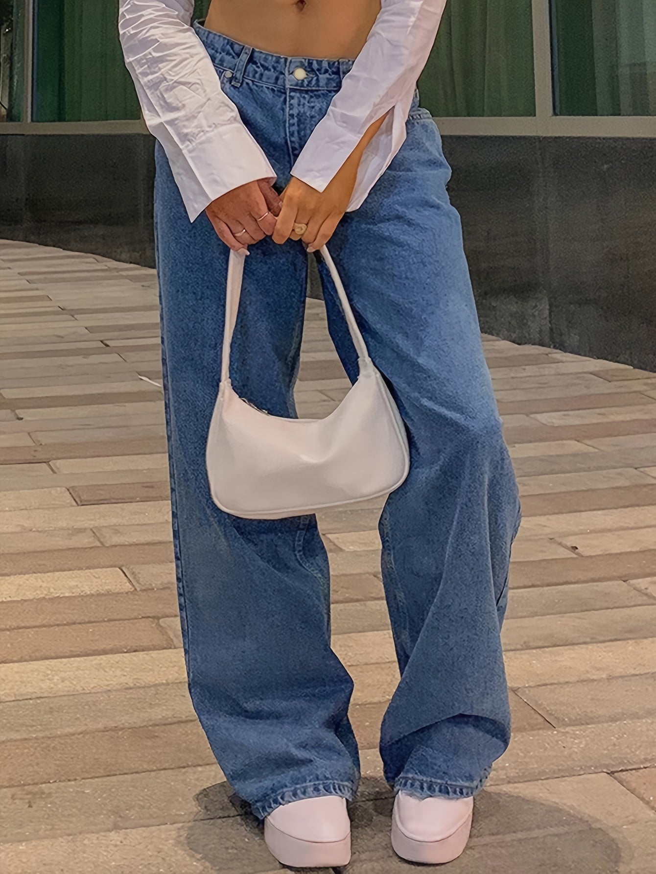 Vintage Chic High-Waisted Relaxed Fit Mom Jeans - Women Jeans - 90s Inspired, Straight Leg, Machine Washable, Comfortable, Y2K Retro Style, Blue Denim, Easy Care