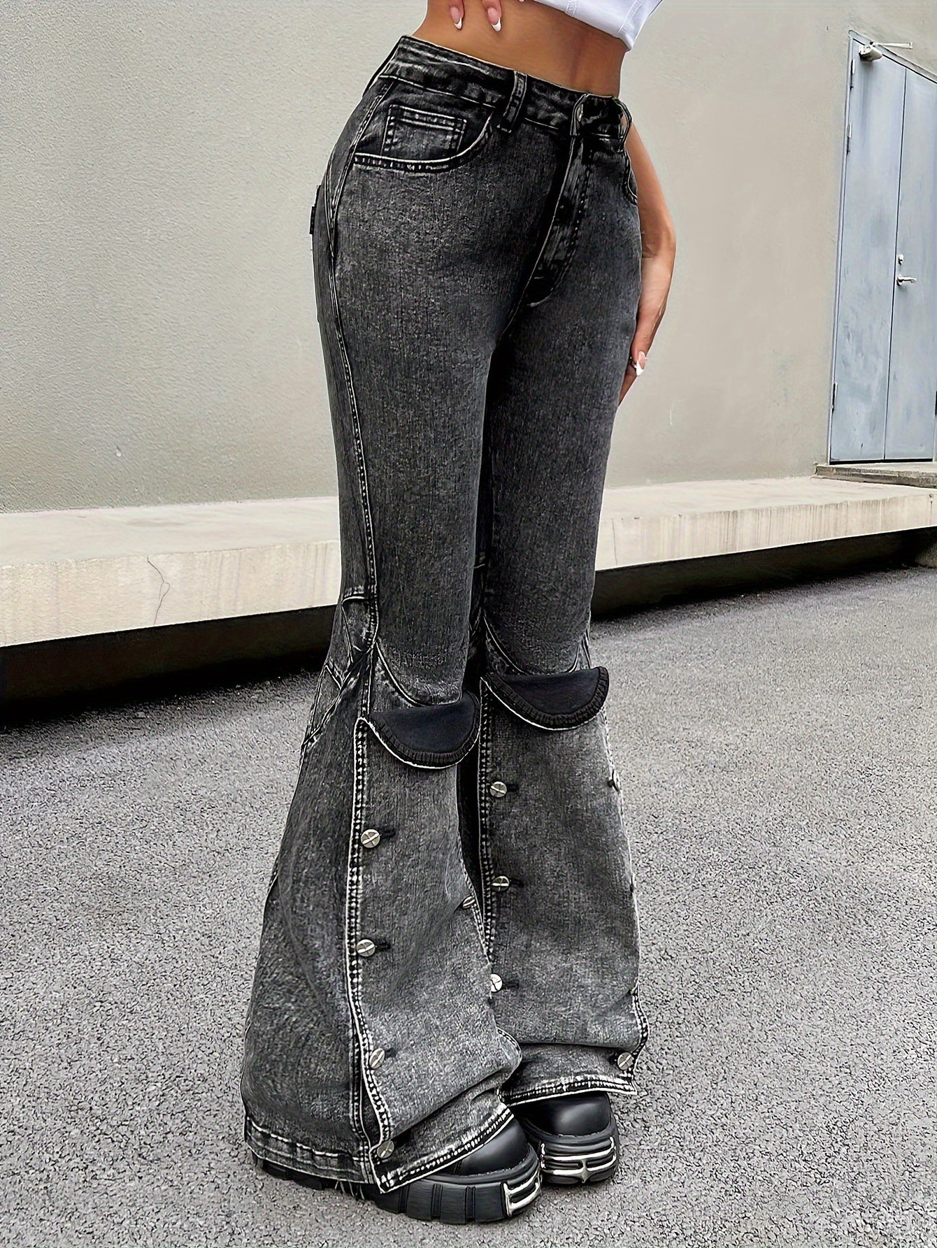 Stylish Relaxed Fit Denim Jeans - Women Jeans with Zipper Button Closure, Street Style, Soft Washed Fabric, and Comfortable Loose Leg Design - Perfect for Casual Daily Wear