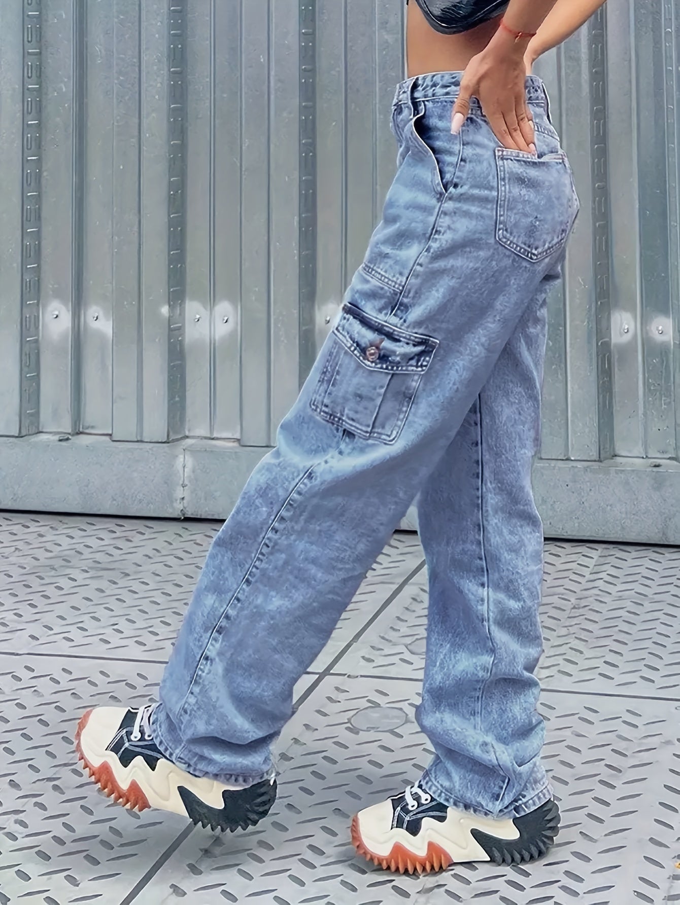Stylish Loose Fit Cargo Denim Pants - Women Jeans with Side Flap Pocket, Streetwear Design, Comfortable and Fashionable for Fall Season, Casual Wear